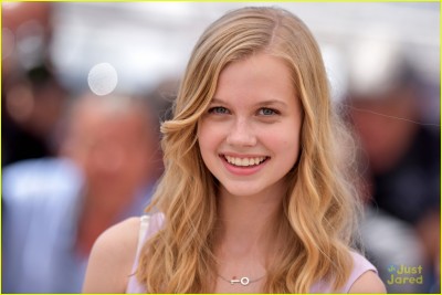 angourie-rice-nice-guys-cannes-photocall-premiere-03.jpg